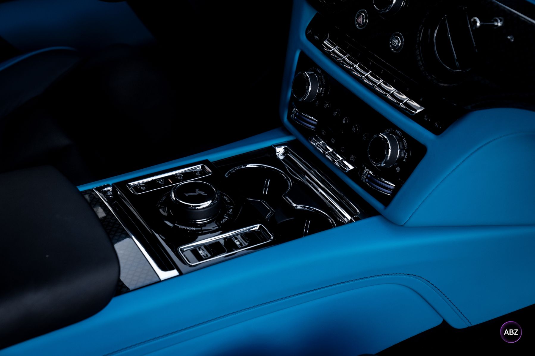 Rolls-Royce Ghost — когда внимание к деталям важнее внешних эффектов 20 Фото Rolls-Royce Ghost — когда внимание к деталям важнее внешних эффектов