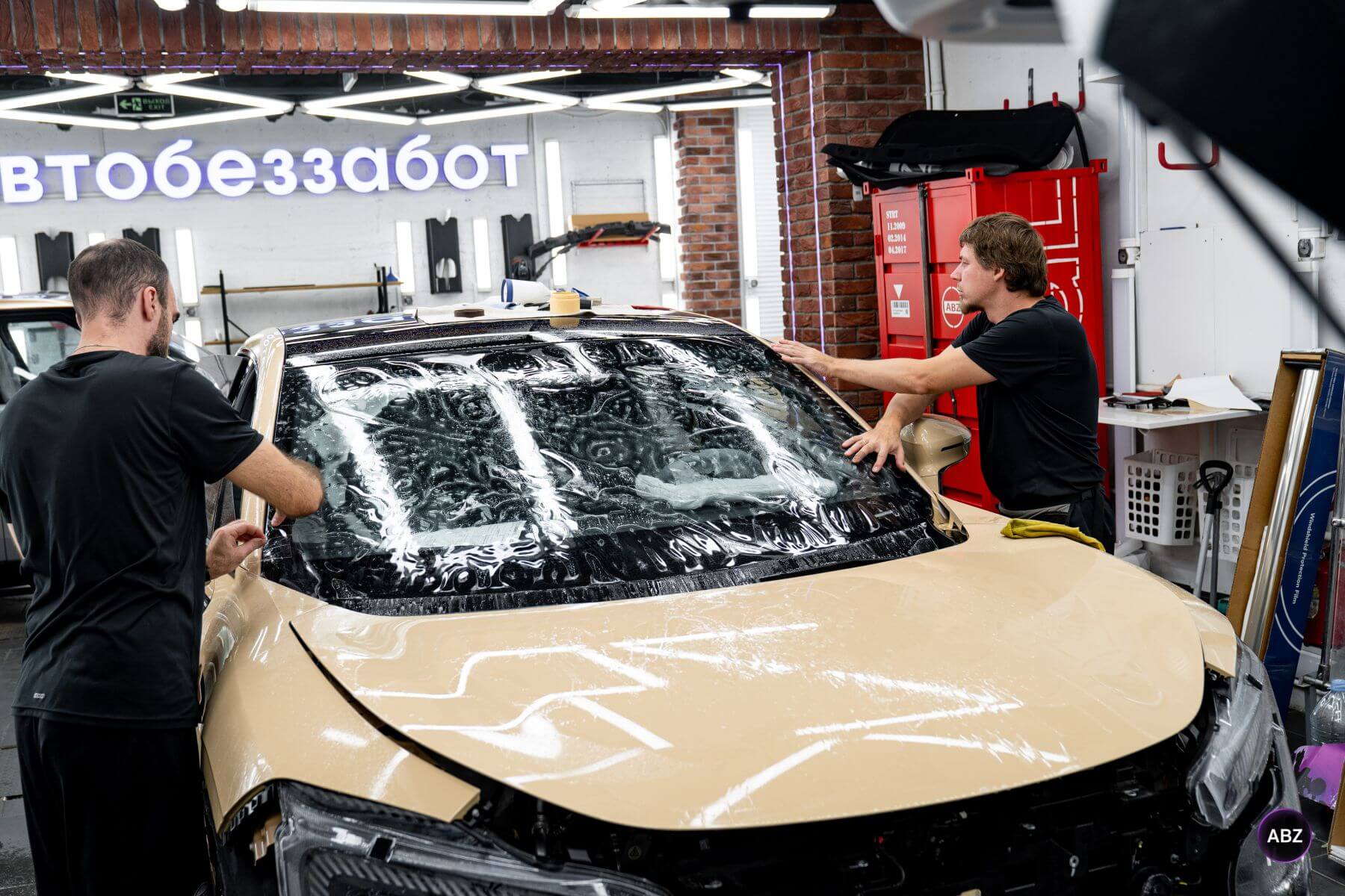 Смена цвета Avatr 11 без покраски — спокойный стиль и защита 82 Фото Смена цвета Avatr 11 без покраски — спокойный стиль и защита