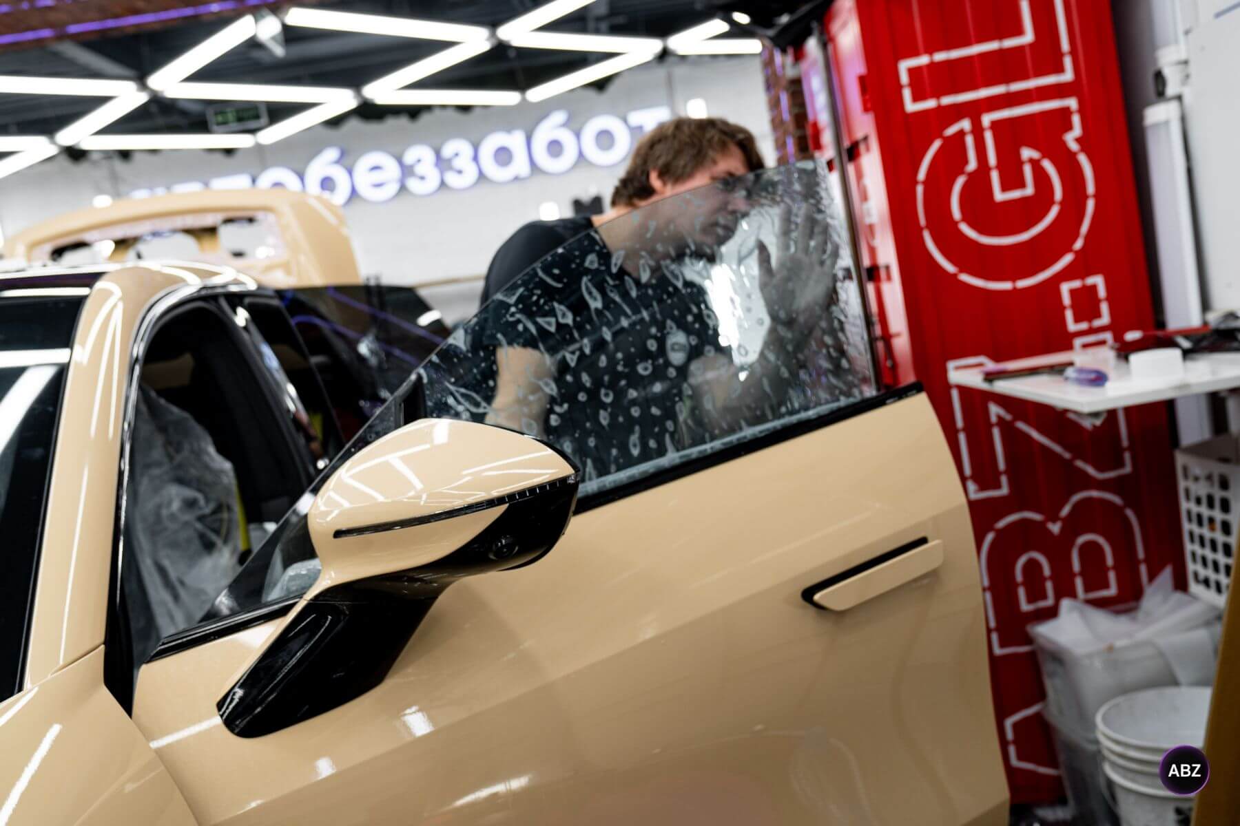 Смена цвета Avatr 11 без покраски — спокойный стиль и защита 83 Фото Смена цвета Avatr 11 без покраски — спокойный стиль и защита