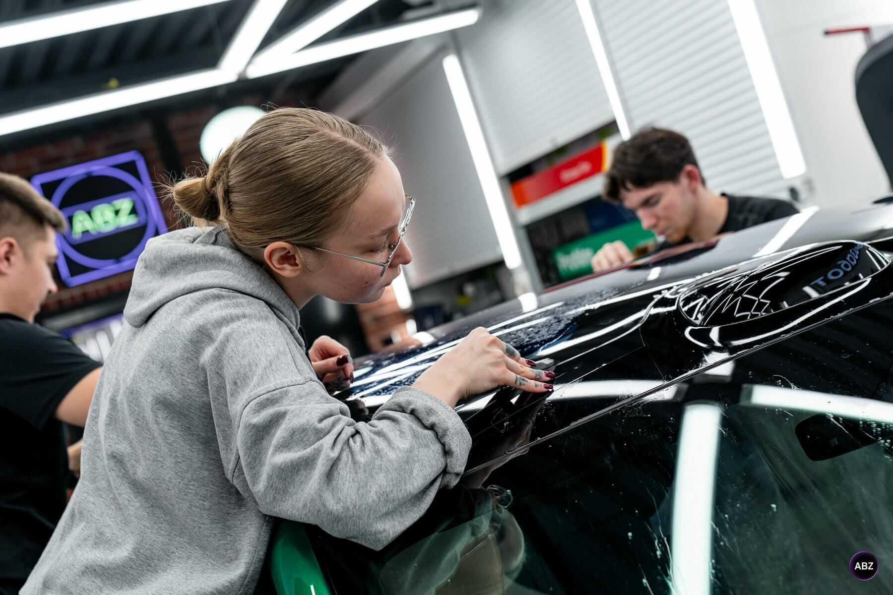 Как защитить зелёный Xiaomi YU7 от сколов и шума дороги 4 Фото Как защитить зелёный Xiaomi YU7 от сколов и шума дороги