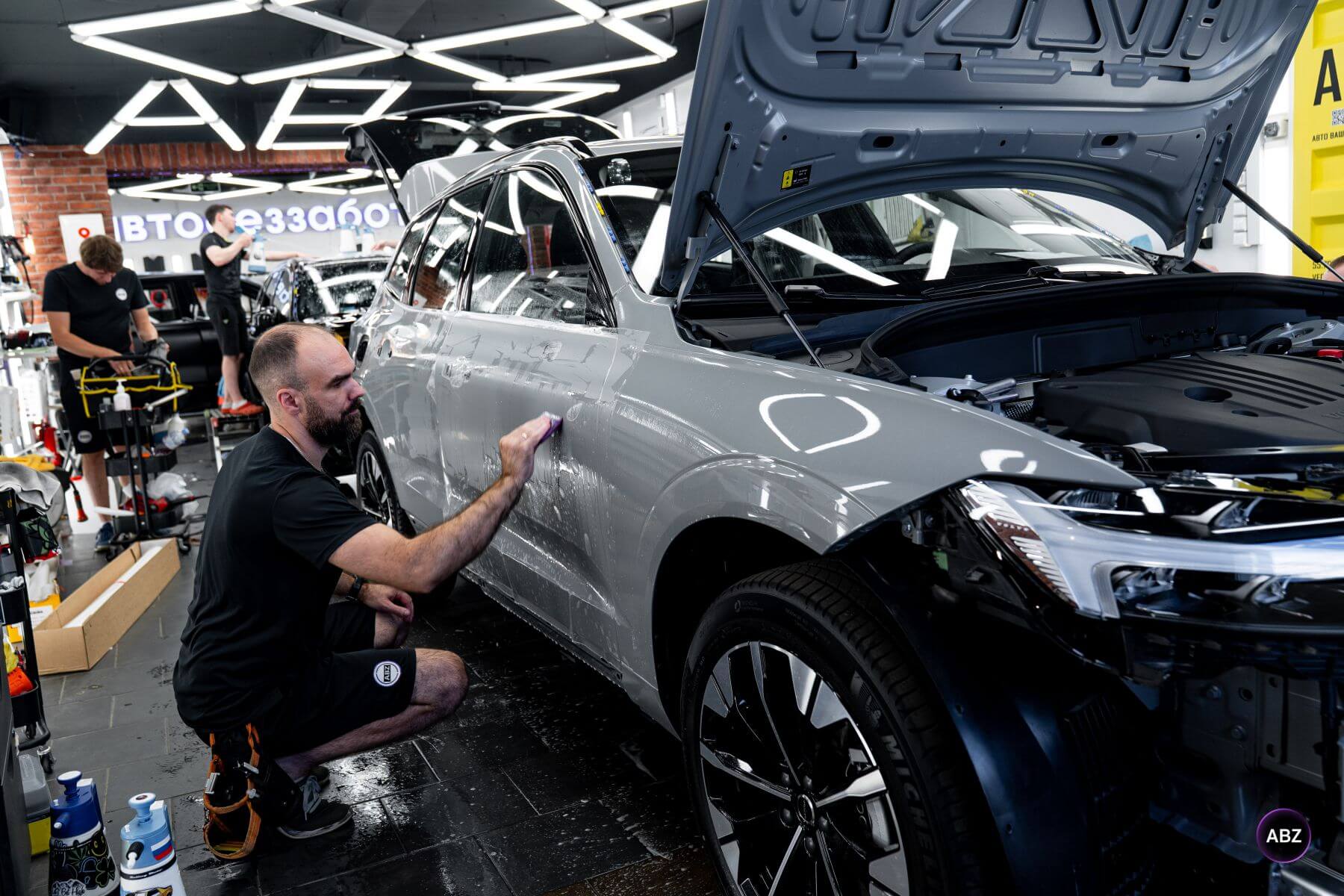 Матовый Volvo XC60 — защита кузова и комфорт без лишнего шума 4 Фото Матовый Volvo XC60 — защита кузова и комфорт без лишнего шума