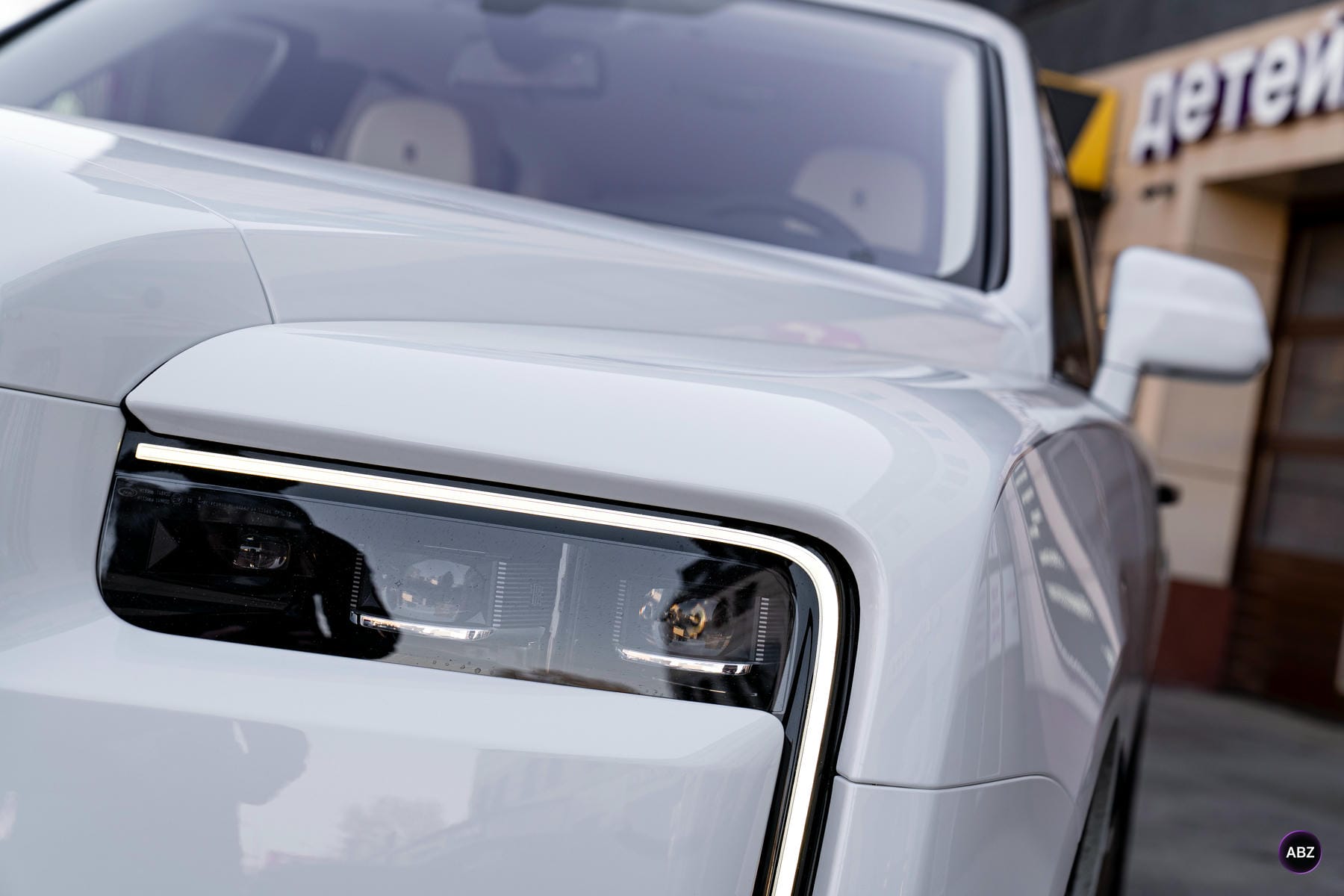 Что мы сделали с трёхтонным белым Rolls-Royce Cullinan 13 Фото Что мы сделали с трёхтонным белым Rolls-Royce Cullinan
