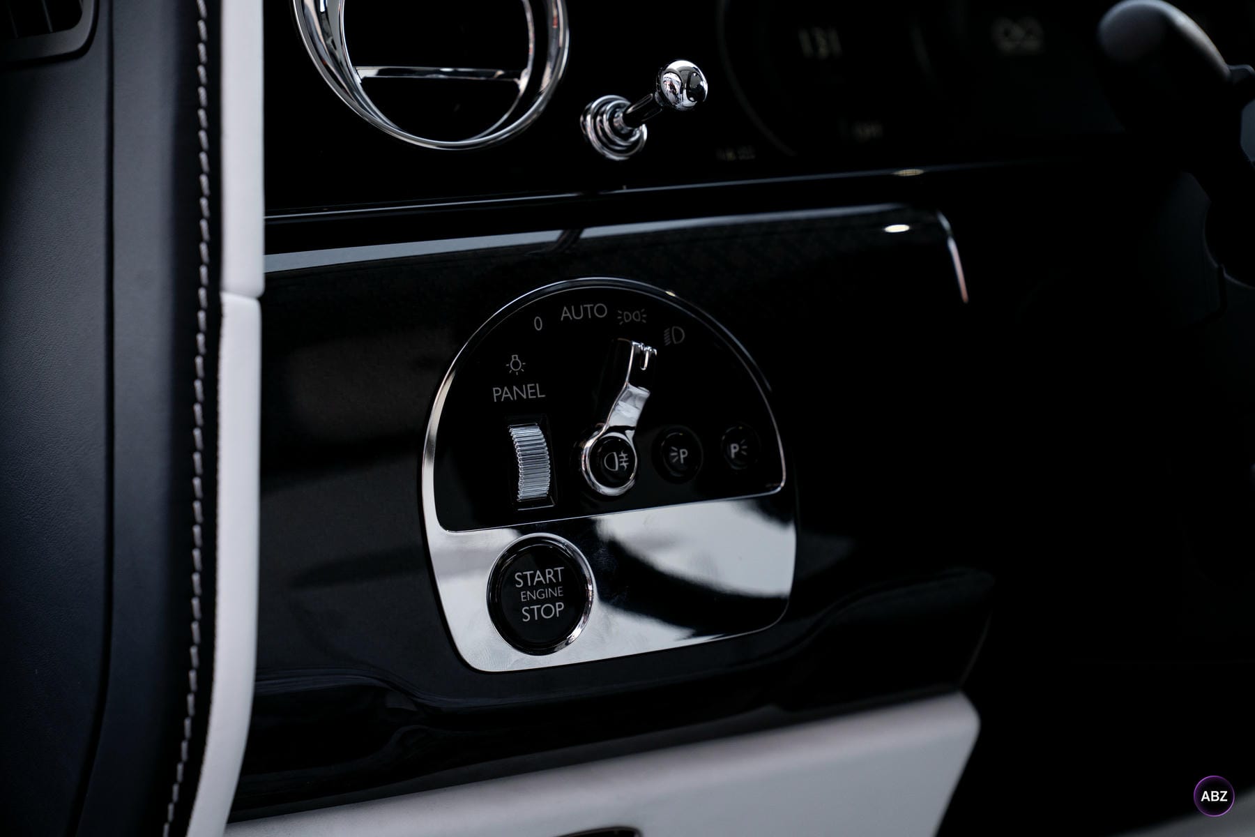 Что мы сделали с трёхтонным белым Rolls-Royce Cullinan 7 Фото Что мы сделали с трёхтонным белым Rolls-Royce Cullinan