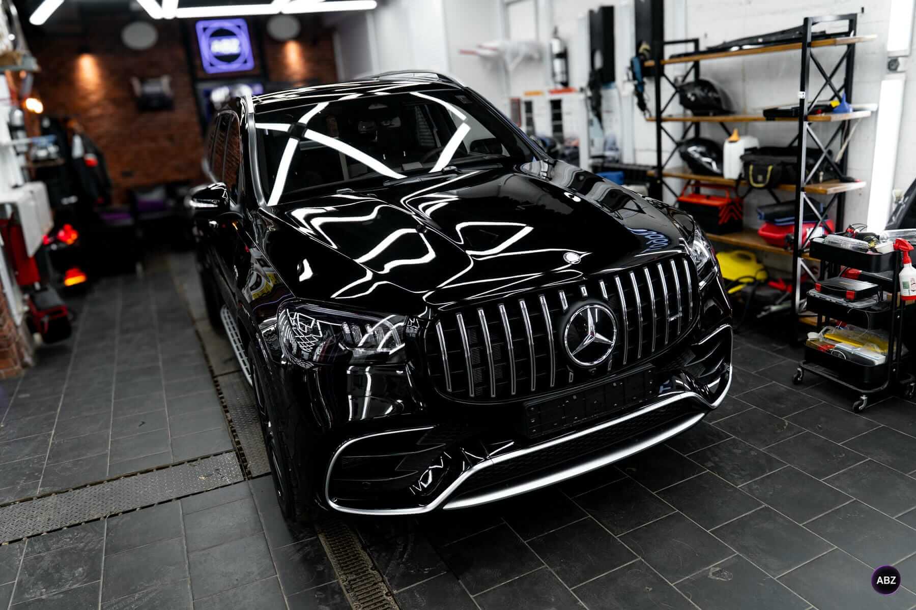 Оклейка авто цветной полиуретановой пленкой: Mercedes-Benz GLS в Super Purple 1 Фото Оклейка авто цветной полиуретановой пленкой: Mercedes-Benz GLS в Super Purple