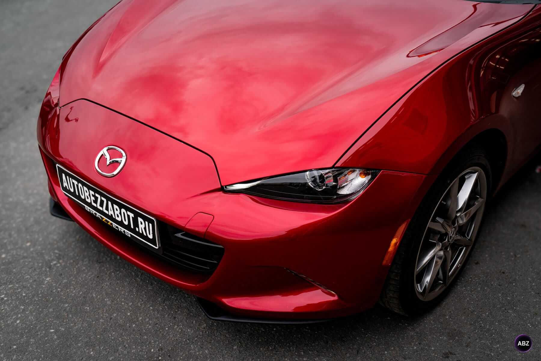 Оклейка автомобиля полиуретановой плёнкой: полная защита кузова Mazda MX-5 8 Фото Оклейка автомобиля полиуретановой плёнкой: полная защита кузова Mazda MX-5