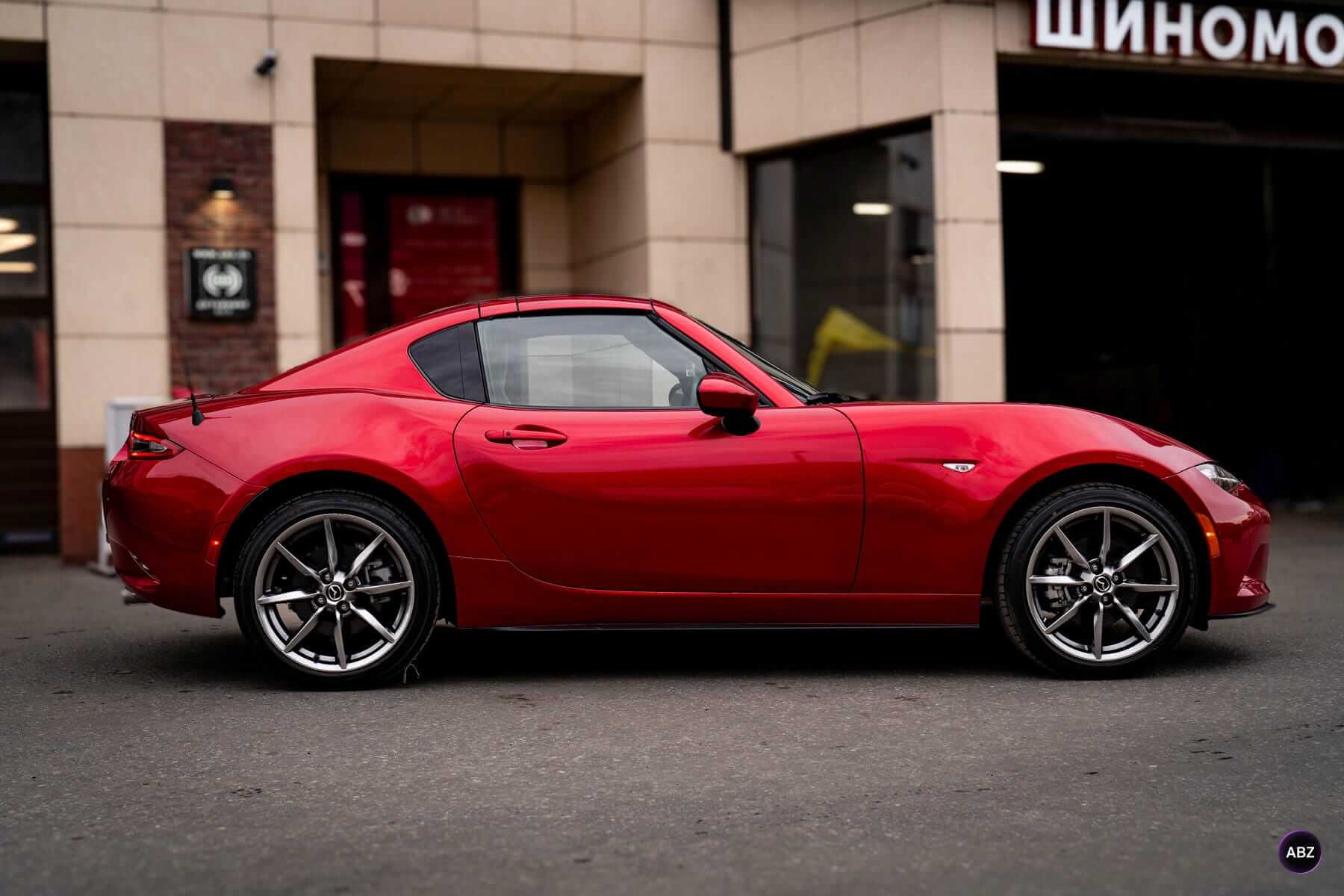 Оклейка автомобиля полиуретановой плёнкой: полная защита кузова Mazda MX-5 13 Фото Оклейка автомобиля полиуретановой плёнкой: полная защита кузова Mazda MX-5