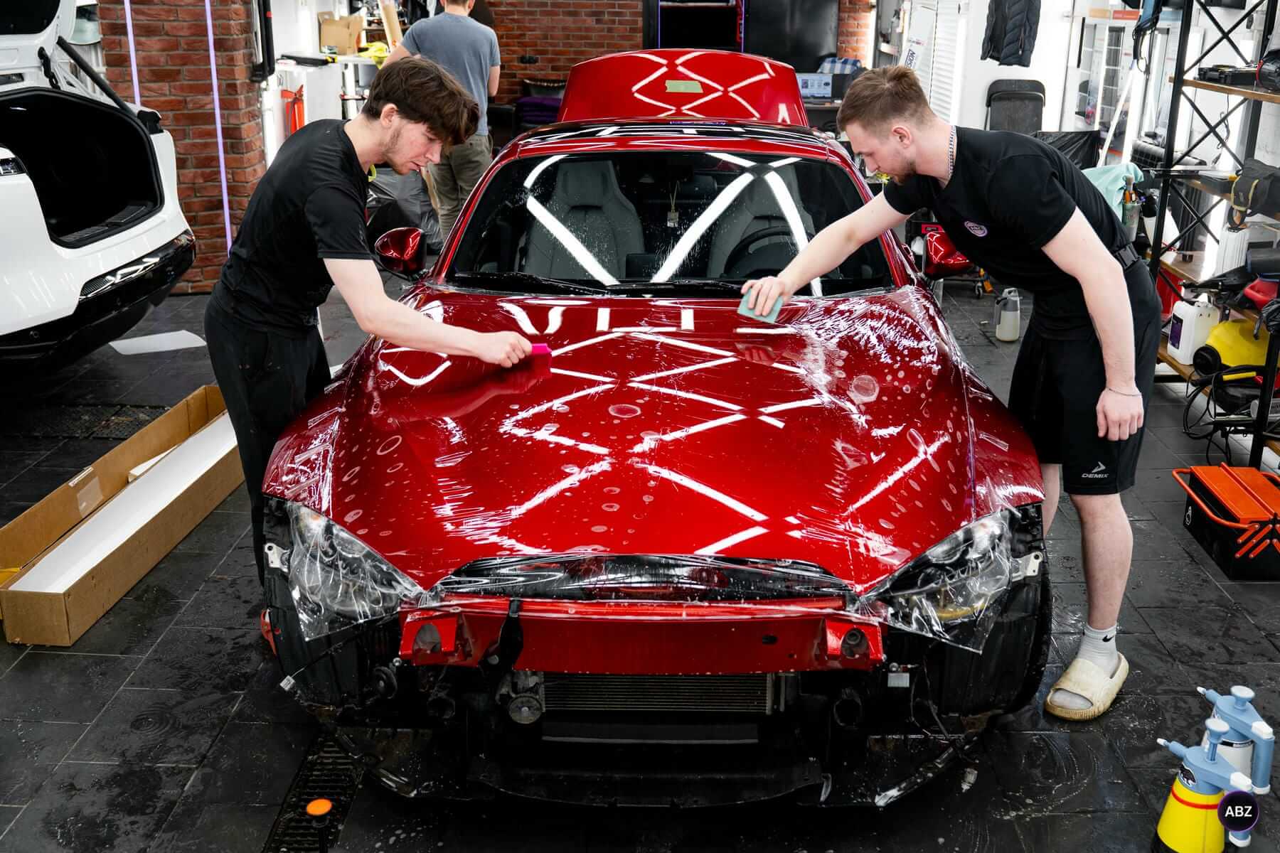 Оклейка автомобиля полиуретановой плёнкой: полная защита кузова Mazda MX-5 5 Фото Оклейка автомобиля полиуретановой плёнкой: полная защита кузова Mazda MX-5