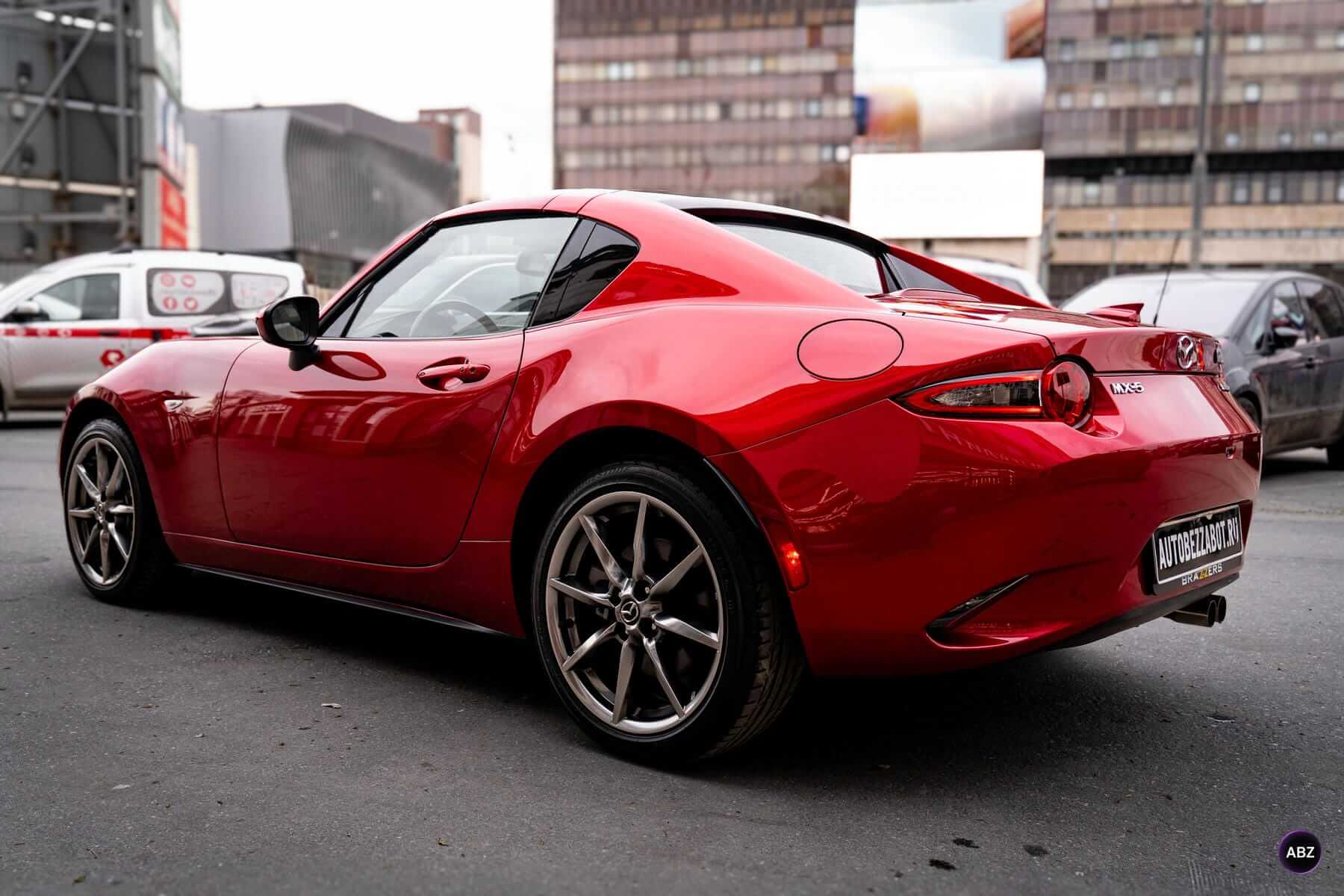Оклейка автомобиля полиуретановой плёнкой: полная защита кузова Mazda MX-5 11 Фото Оклейка автомобиля полиуретановой плёнкой: полная защита кузова Mazda MX-5