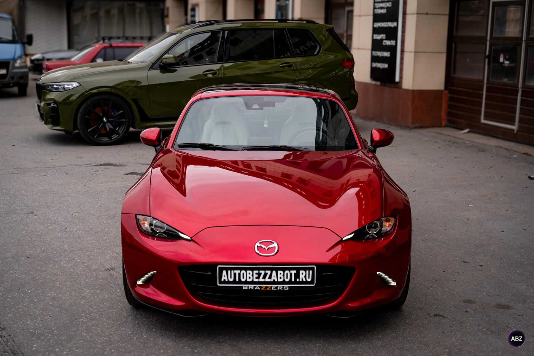 Оклейка автомобиля полиуретановой плёнкой: полная защита кузова Mazda MX-5 3 Фото Оклейка автомобиля полиуретановой плёнкой: полная защита кузова Mazda MX-5