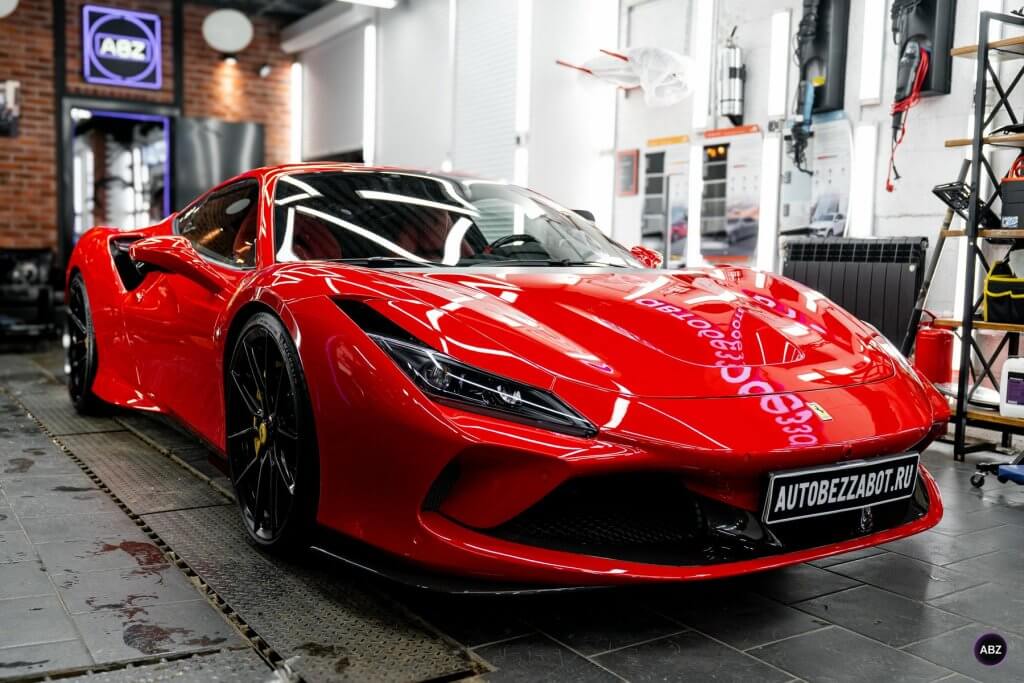 Уход за автомобилем в 2026 году 4 Оклейка Ferrari F8 Tributo антигравийной полиуретановой плёнкой