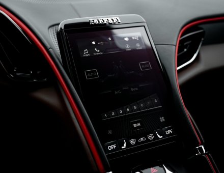 Фото защиты интерьера салона автомобиля Ferrari Roma