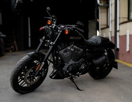 Фото оклейки пленкой мотоцикла Harley-Davidson Sportster Roadster XL1200CX