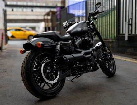 Фото оклейки пленкой мотоцикла Harley-Davidson Sportster Roadster XL1200CX