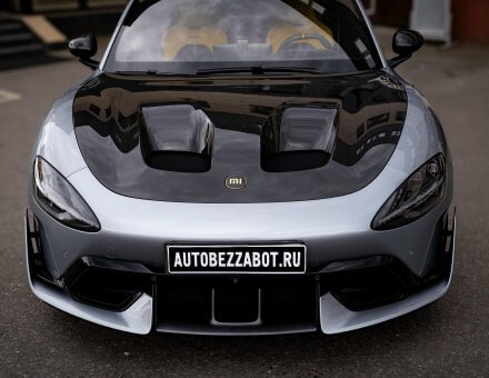 Фото бронирования фар автомобиля Xiaomi SU7 Ultra