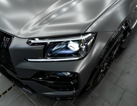 Фото бронирования фар автомобиля Zeekr 8X