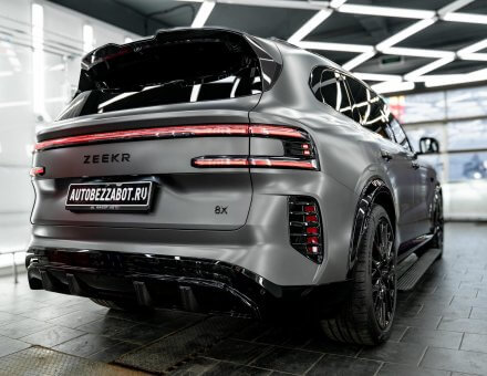 Фото бронирования фар автомобиля Zeekr 8X