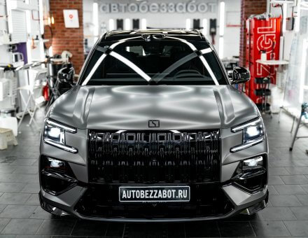 Фото бронирования стекол автомобиля Zeekr 8X