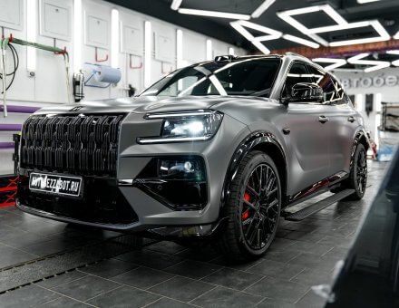 Фото бронирования стекол автомобиля Zeekr 8X