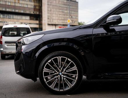 Фото оклейки антигравийной пленкой BMW X1