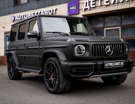 Фото оклейки цветной пленкой Mercedes-Benz G63