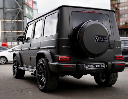 Фото оклейки цветной пленкой Mercedes-Benz G63