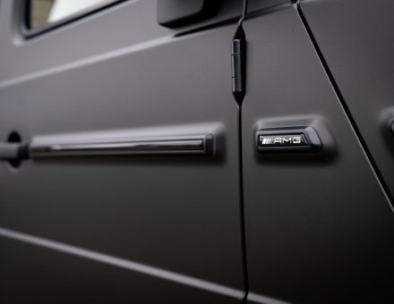 Фото оклейки цветной пленкой Mercedes-Benz G63