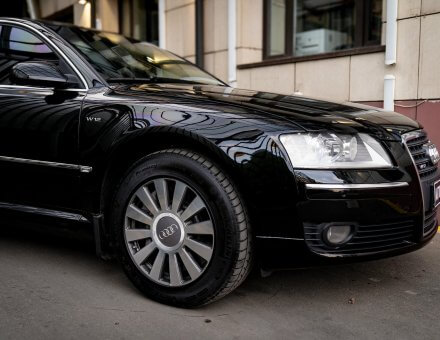 Фото бронирования фар автомобиля Audi A8 L