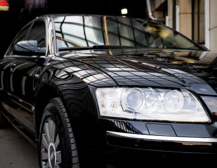 Фото бронирования фар автомобиля Audi A8 L