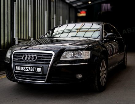Фото оклейки антигравийной пленкой Audi A8 L