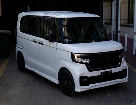 Фото оклейки антигравийной пленкой Honda N-Box