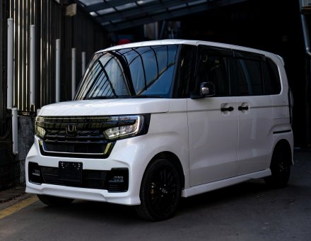 Фото оклейки антигравийной пленкой Honda N-Box